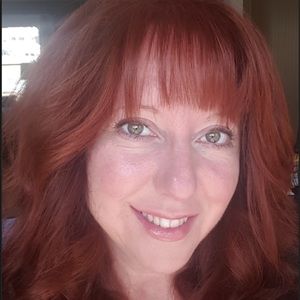 Meet your Posher, Carrie